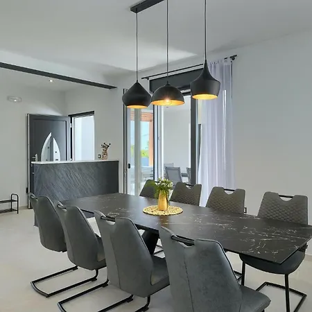 Posidonia Nyaraló *