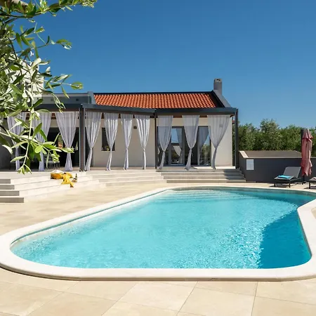 Posidonia Nyaraló *