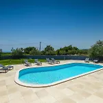 Posidonia בית נופש פולה