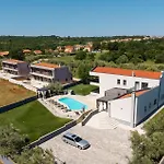 בית נופש Posidonia *