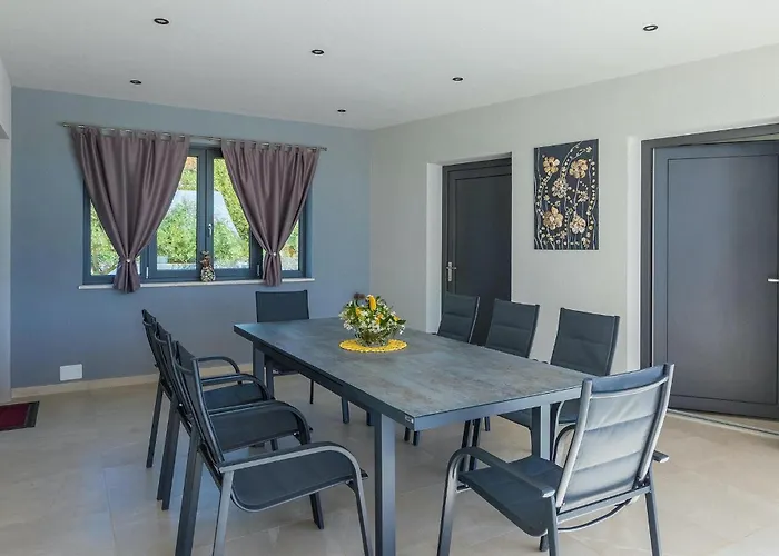 펜션 Posidonia 풀라